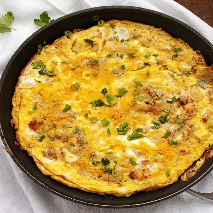 Omelet met chorizo, aardappel en kaas