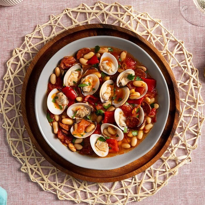 Mosselen, chorizo en witte bonensoep