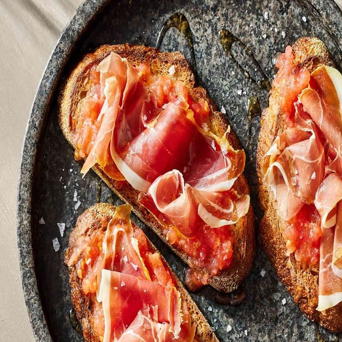 Spaanse tomatenbrood met jamón Serrano