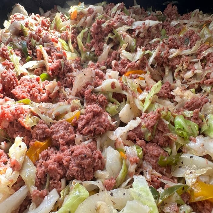 Corned Beef met koolsla – Jamaicaanse stijl